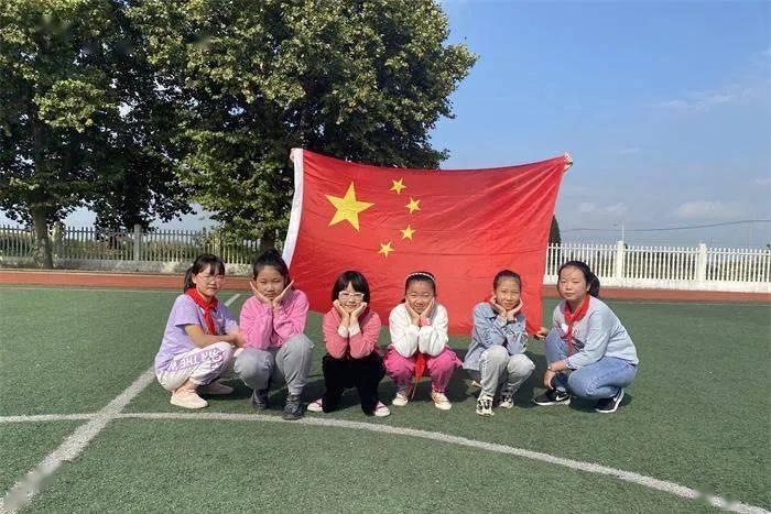 女朋友跟我回家，我妈妈用香蕉招待她，结果她很生气，要跟我分手